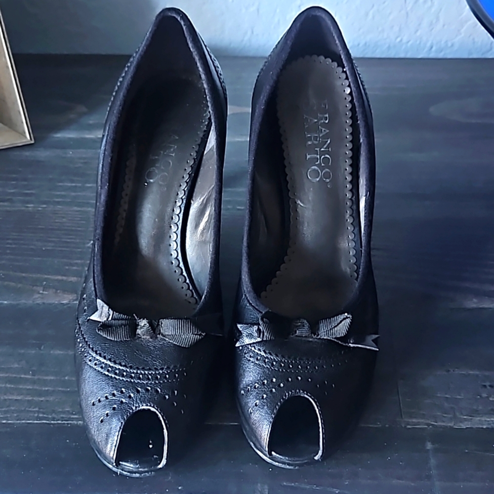 EUC Franco Sarto peekaboo pumps